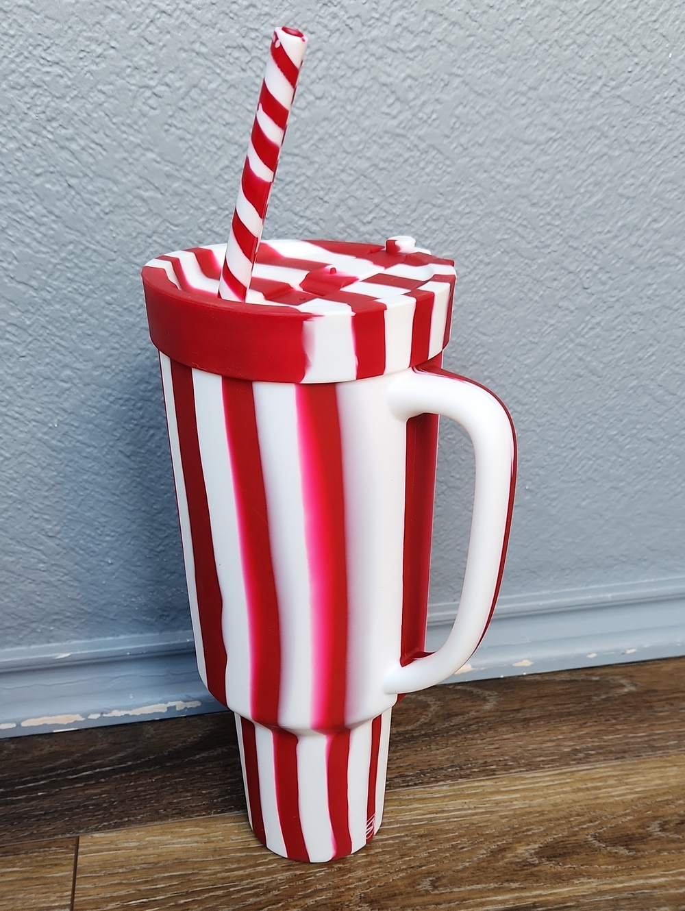NWOT Silipint 64 oz Candy Cane Collection WTFumbler Straw Tumbler Peppermint